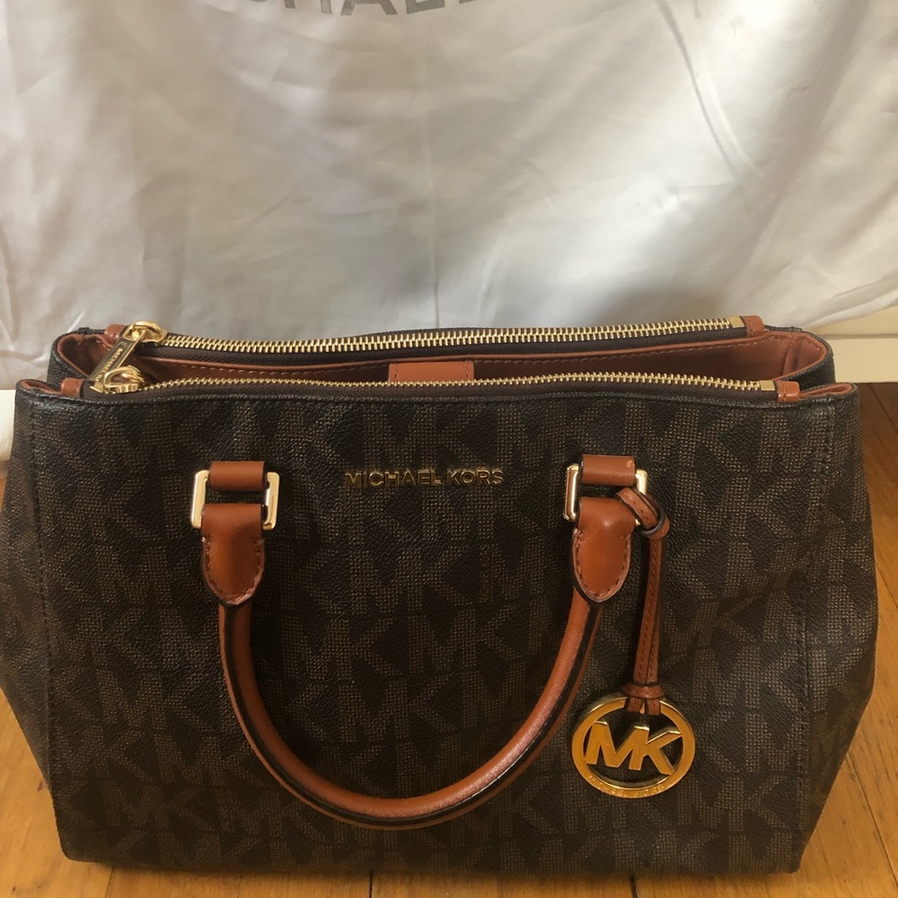 Michael Kors Double Zipper Handbag